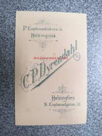 Fööni-tuuli, atelier C.P. Dyrendahl, Helsingfors / Helsinki -visiittikorttivalokuva -visit card photograph