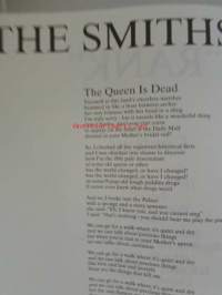 The Smits &quot;Rank&quot; nuotti- ja sanoituskirja, Katso kuvista tarkempi sisältö
