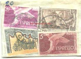 Italia 20 erilaista postimerkkiä - postimerkkikauppiaan 70-80- luvulla pergamiinipusiin pakkaamia  - postimerkki
