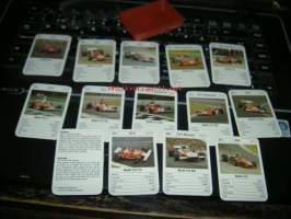 Maxi-mini Formula-kortteja 13 kpl laatikossa