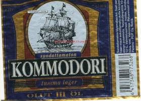 Kommodori  III vaalea lager - olutetiketti