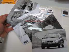 Ford Mondeo pressikansio, sisältää esittelyn uudesta mallista, diakuvia, 4 kpl pressikuvia, CD-levyn ja levykkeen