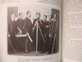 Höyrykoneesta tietotekniikkaan - 100 vuotta teknikko-ja insinöörikoulutusta