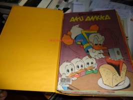 Aku Ankka- kansio vuodelta 1991 (nrot 10-34)