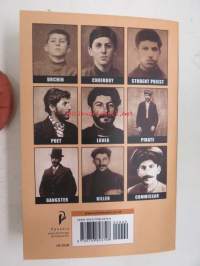 Young Stalin -englanninkielinen teos Stalinin nuoruusvuosista, runsas kuvitus