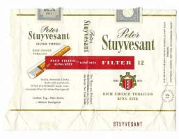 Peter Stuyvesant -  tupakka-aski saumoista avattu tupakkaetiketti