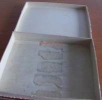Bahara   - sikarilaatikko pahvia , koko 10x12x2 cm  valmistettu 1913-1967
