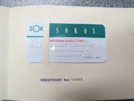 Sokos Helsinki H. E. Blomqvist kreditkort nr 00445 -muovikortti- / muovirahakauden alkuaikojen nostalginen tavaratalon luottokortti