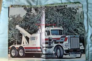 Autojuliste - Peterbilt Conventional Tow Truck. 52 x 41 cm.  Hinuri,