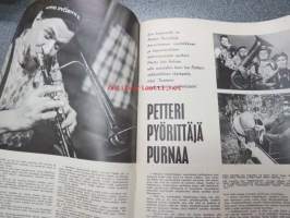 Uusi Nainen 1968 nr 8, sis. mm. seur artikkelit / kuvat / mainokset; Lauluyhtye Muksut - Inga Hinnerichsen, Seppo tikka, Leo Lastumäki = Petteri Pyörittäjä,