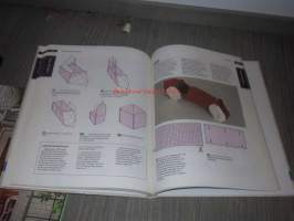 Origami - a complete step-by-step guide Japanilainen paperintaittelutaide