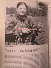 Ympyröiltä johtajuuteen. RUK 80 vuotta 1920-2000 - Reserviupseerikoulun juhlakirja