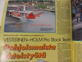 Vauhdin maailma 1989 nr 2 -mm. Paris-Dakar 1989, Junior-SM sataralli, Ruotsin MM-ralli, Ayrton Senna, MP-89 näyttely, Varikolla kuiskitaan, VM maistelee Nissan