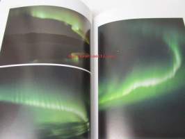 Aurora revontulien taivaallinen näytelmä / Aurora Borealis