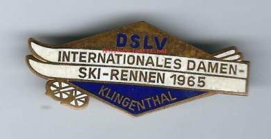 Hiihtomerkki / Damen Ski Klingenthal  1965 - lukkoneulamerkki,  rintamerkki 2,5x5 cm