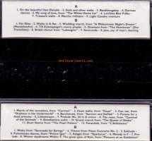 Light Classical Music Europe - Kevyttä klassista.  4 C-kasettia boksissa. Katso sisällysluettelo kuvista