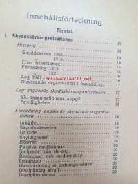 Skydskåristens minnesbok nr III, 1931, etulehdellä kuvattuna Mannerheim