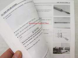 Suzuki RM125 Owner&#039;s Service Manual -huolto-ohjekirja