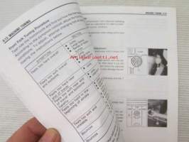 Suzuki RM125 Owner&#039;s Service Manual -huolto-ohjekirja