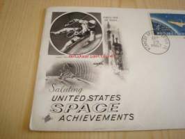 Saluting United States Space Achievements 1967 USA ensipäiväkuori FDC kahdella erilaisella postimerkillä