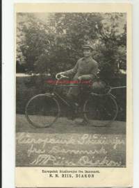 N.N.Riis Diakon  ja polkupyörä /  Europeisk Studierejse fra Danmark  - postikortti kulkematon