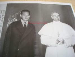 YK:n pääsihteeri Dag Hammarskjöld ja Paavi Pius XII, alkuperäinen lehdistövalokuva vuodelta 1956. Koko noin 18 cm x 23 cm.