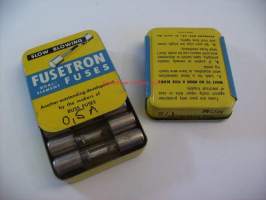 Fusestron Fuses   peltirasia  4x3x1 cm täysi tuotepakkaus sulakkeita