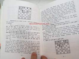 Delayed Castling -chess book / shakkikirja