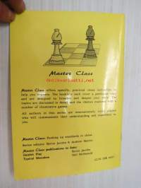 Delayed Castling -chess book / shakkikirja