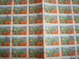 Heinäsirkka, 100 postimerkin postimerkkiarkki 25:llä leimalla, Bulgaria, vuodelta 1992, hieno. Katso myös muut kohteeni mm. noin 1200 erilaista amerikkalaista