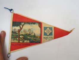 Malta G.C. - Dina Showing Cathedral -matkamuistoviiri / souvenier pennant