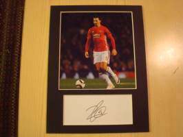 Zlatan Ibrahimovic, Manchester United, taulu, nimikirjoitus on painettu ei siis käsinkirjoitettu, paspiksen koko noin 15 cm x 20 cm, hieno esim. lahjaksi. Ota
