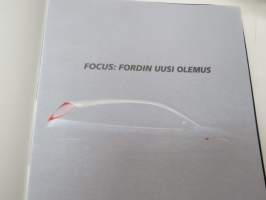 Ford Focus 1998 -myyntiesite / brochure