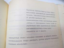 Turun ja Porin lääninhallituksen Opintokerhot 1958-1967 -kokousten pöytäkirjat sekä valokuva &amp; luettelo jäsenistä vuodelta 1960
