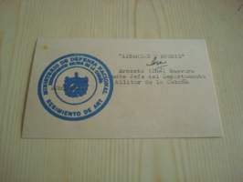 Ernesto Ché Guevara, Kuuba, nimikirjoituskortti. Nimikirjoitus on painettu vanhalle postikorttipaperille, ei siis käsinkirjoitettu. Kortin koko noin 7,5 cm x 12,5