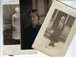 Bertha ja muita 1930-luvun naisia  - valokuva 9x13 cm 3 kpl
