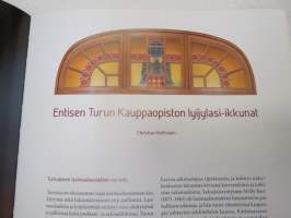 Hetkinen ja muistijälki - Ögonblick och minnesspår - Turun kaupungin taidekokoelman julkiset teokset -public art collection of Turku
