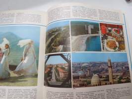 100 kansaa kutsuu teitä Neuvostoliittoon - Intourist -matkailuesite / travel brochure