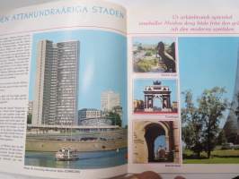Moskva - Intourist -matkailuesite / travel brochure