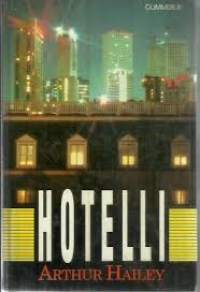 Hotelli, 1988. 3.p. Kansainvälisen huippukirjailijan jännittävä ja mestarillisella tavalla kerrottu lukuromaani.