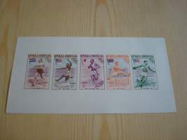 5 erilaista Olympialaisten legendat 1920-1940 -luvuilla postimerkkiä miniarkissa vuodelta 1957. Hammastamattomat. Harvemmin tarjolla. Katso myös muut kohteet.