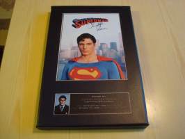 Superman, Christopher Reeve, canvastaulu, koko 20 cm x 30 cm. Teen näitä vain 50 numeroitua kappaletta. Yksi heti valmiina lähetettäväksi.