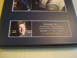 Kokki Jamie Oliver, canvastaulu, koko 20 cm x 30 cm. Teen näitä vain 50 numeroitua kappaletta. Yksi heti valmiina lähetettäväksi.