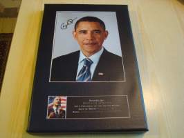 Presidentti Barack Obama, canvastaulu, koko 20 cm x 30 cm. Teen näitä vain 100 numeroitua kappaletta. Yksi heti valmiina lähetettäväksi.
