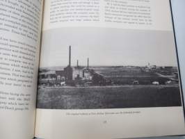 Gulf 50 - Since Spindletop - A Human story of Gulf´s first half-century -Gulf Oil 50 vuotta historiikki