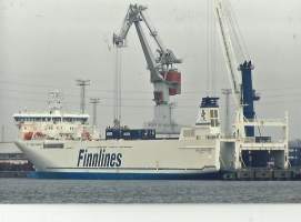 Birka Express / Finnlines Helsingin statamassa  - laivavalokuva  valokuva 10x15 cm
