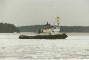 Hector 2006 matkalla avustamaan Freedom of Seas-risteilijää  - laivavalokuva  valokuva 10x15 cm