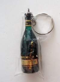 Remy Martin  pullo   6x2 cm  - avaimenperä muovia