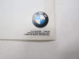 BMW 520i, 524td, 525i, 530i, 535i 1988 Farben Polster - Colours and upholstery - Färger och klädslar -värimallit &amp; sisustus