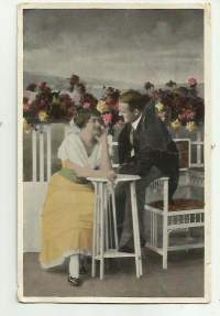 Terassilla - romantiikkapostikortti - postikortti kulkenut 1924